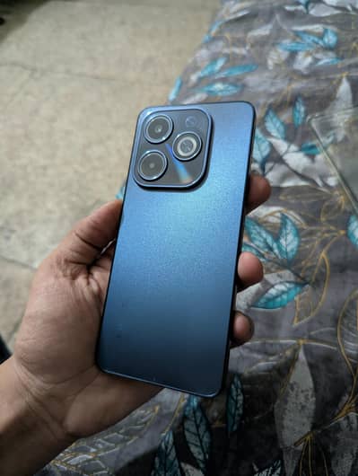 Infinix hot 40i 8/128