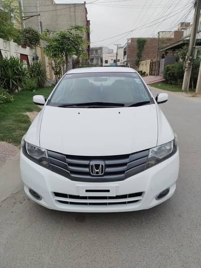 Honda City 2014 Almost total genuine paint Antique piece car
