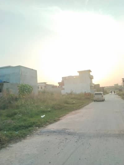 6 MARLA PLOT FOR SALE IN CBR TOWN