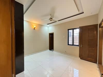 4 BEDROOM FLAT FOR SALE