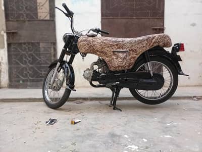 HONDA CD 70 (03232124725) whatsapp message