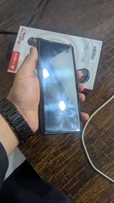 Tecno Camon 40 pro (16/256)