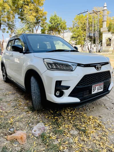 Toyota Raize 2020/2025 Brand New condition Pearl White color Two tone