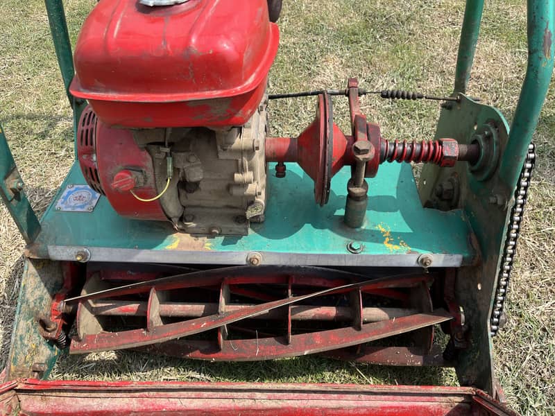 Grass cutting machine 5