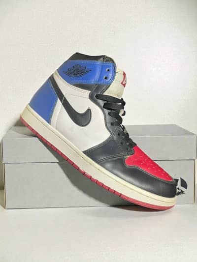 Nike Air Jordan 1 Retro High OG “Top 3”