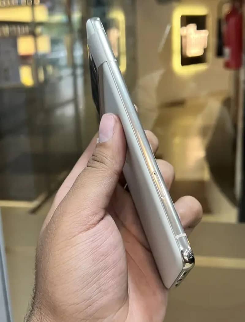 Google pixel 8 pro 2