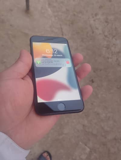 iPhone 7 pta approved achi condition me hi Battery health 100