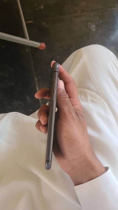 I phone 11  contact olny whatsap exschange be hojya ga achi adivce ka