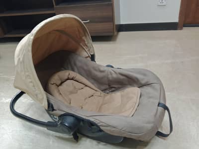 Baby carrier or car seat