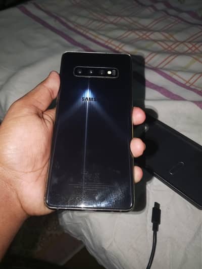 samsung galaxy s10+ 10/8 condition