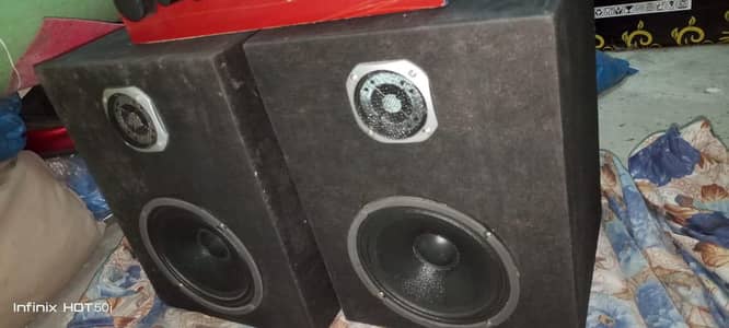 do speaker ek amplifier