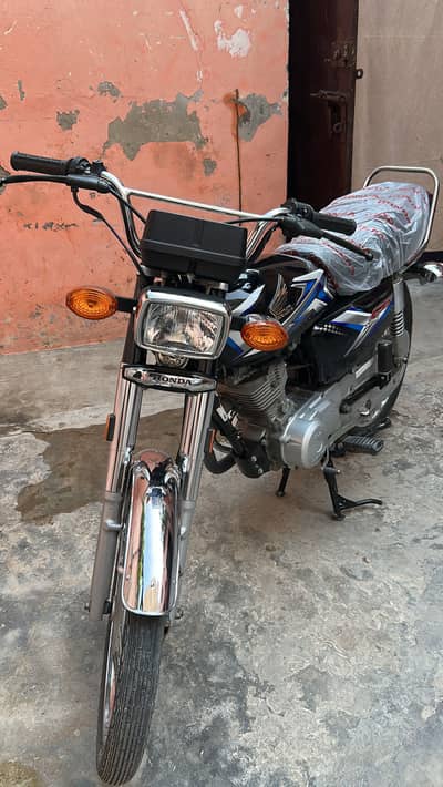 Honda 125 2024 model but tanki tappy now 2025 read ad