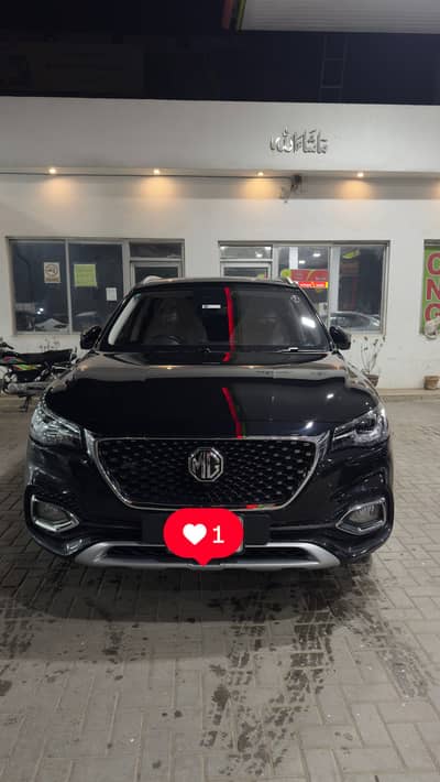 Mg hs essence total original brand new only 13000km driven.