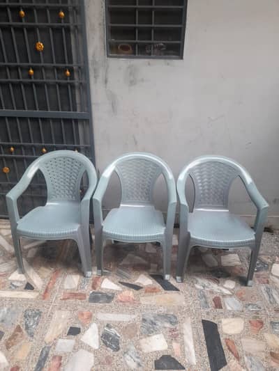 beautiful chair and Table