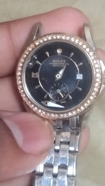 Rolex watch hai tabdeel hone hai cell hor soi b Baki all ok ha