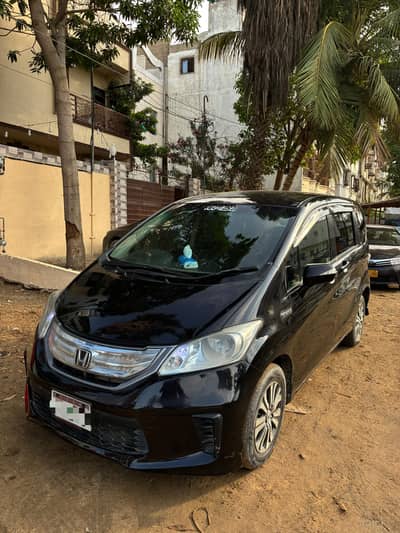 Honda Freed Hybrid Full Option