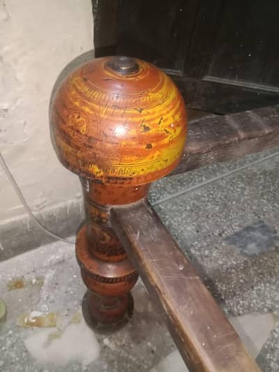 old mazbood lakhri ki charpai hai