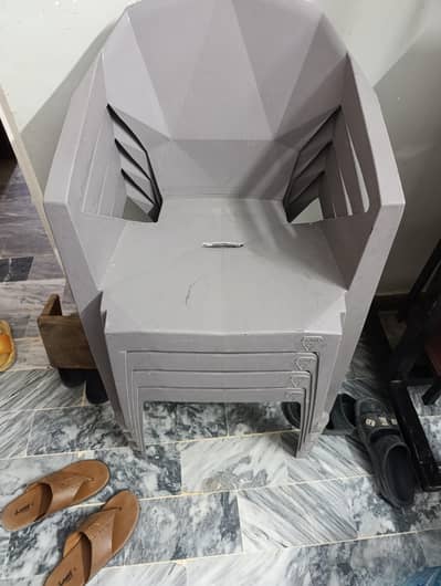 4 plastic chair