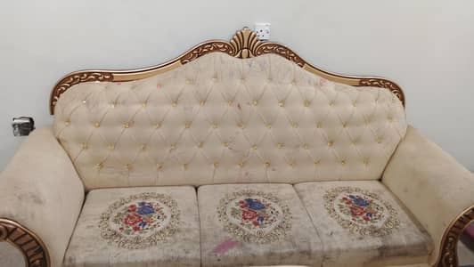 Stylish Sofa Set (3+2+1 Seater) with Center Table – Good Condition"