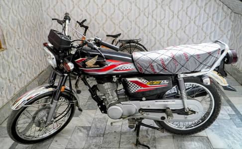 Honda 125 showroom condition