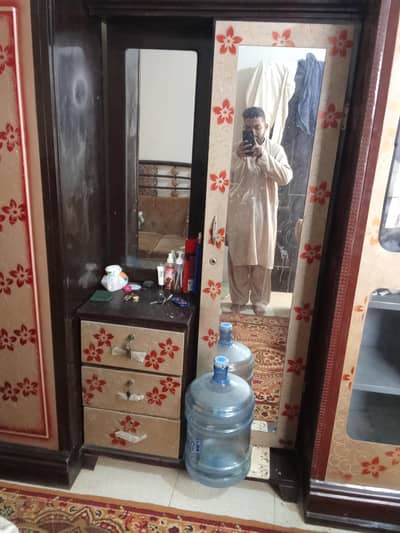 iron showcase & Dresser For argent sale