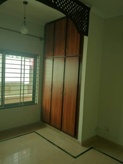 7marla 5beds DD TV lounge kitchen attached baths neat clean house for rent in G 13 2 islamabad