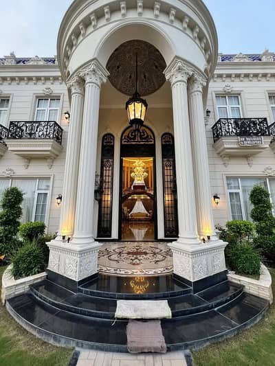 SIGNATURE LUXURY 2 KANAL RESIDENCE WITH PRIVATE POOL IN DHA PHASE 1