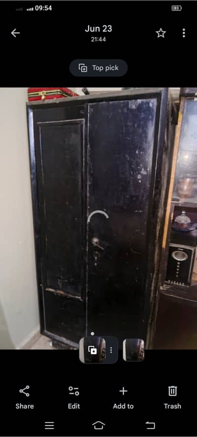 2 iron cupboard for sale dono sath daine hain 50000 dono k hea