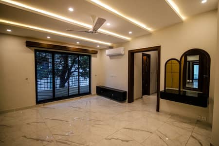 F-6 CORNER HOUSE FOR SALE PRIME AND PICE LOCATION