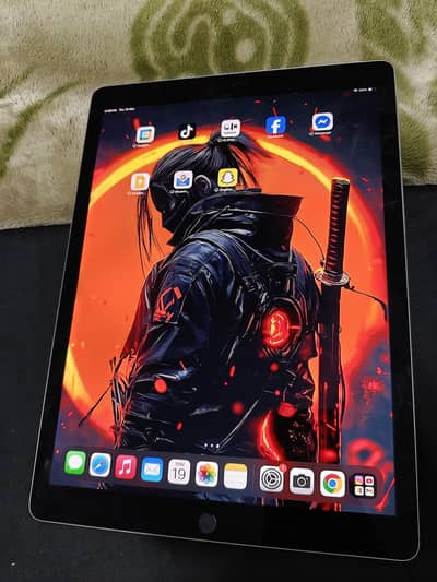 12.9 inch pad pro 2nd gen 64gb allok sim+wifi Wala ha no fault