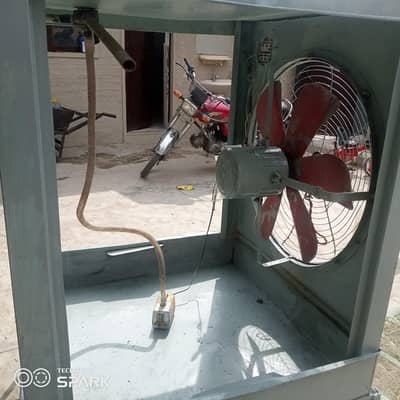 lahorei cooler with his stand