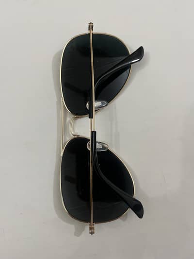 Stylish Aviator Sunglasses – Black Lens, Golden Frame