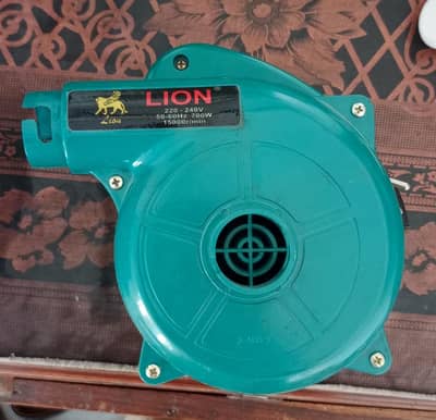 ایک عدد بلور برائے فروخت