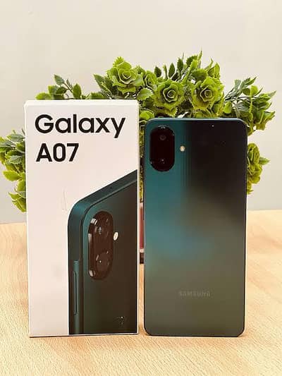 SAMSUNG A07 (10/10) 4-128 GB GREEN COLOR COMPLETE BOX