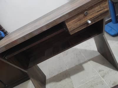 Computer Table Urgent Sale