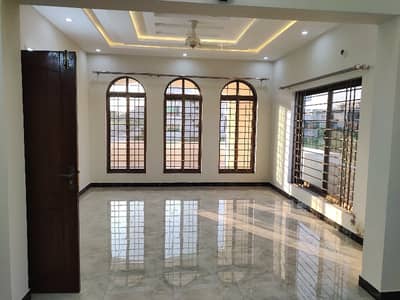 Upper portion for rent in F15 water gas electricity All facilities near to markaz masjid park Best location More Five options available