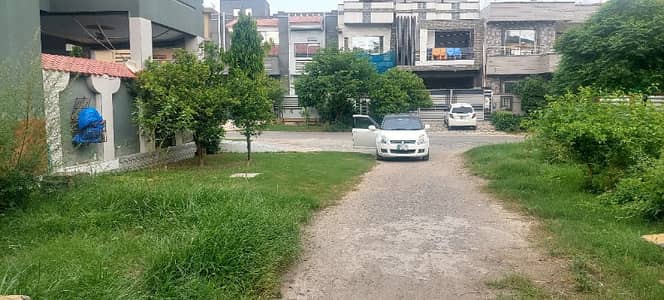 10 Marla Plot For Sale In Bismillah Housing Scheme G. T Road Manawan Lahore