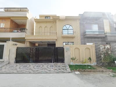 Prime Location 10 Marla House For Sale In Bankers Town