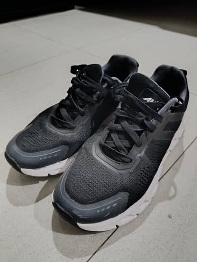 EU41.5 slightly used AVIA shoes