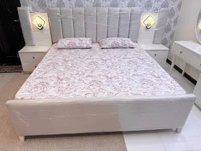 Breand new designer bed set urgent sale