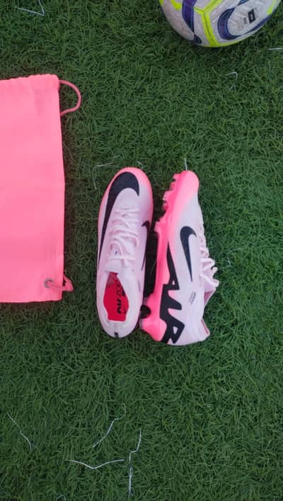 football shoes nike pink mercurials Elites  (original)