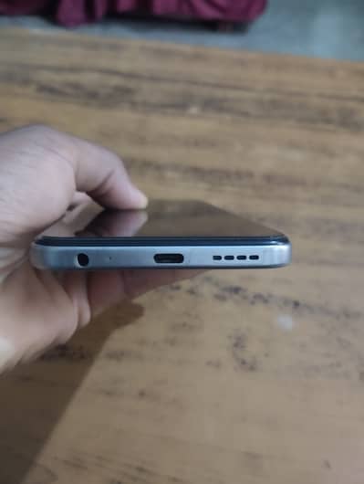 Infinix Hot 50i . 6+4ram 128gb memory. PTA Approved