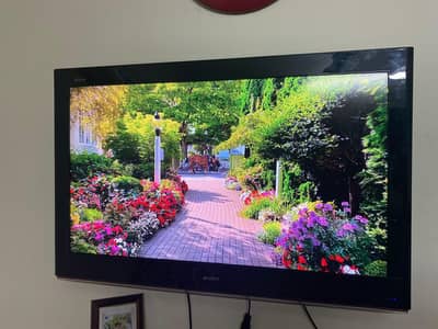 Sony Bravia 42” Full HD LCD TV – Excellent Condition