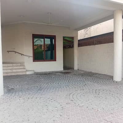 30 Marla Double Storey House Available For Rent In Cavalry