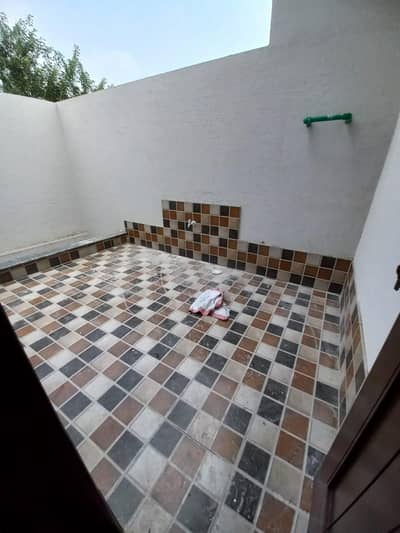 Canal road link kheyaban colony no 2 lower porstion 16 Marla for rent