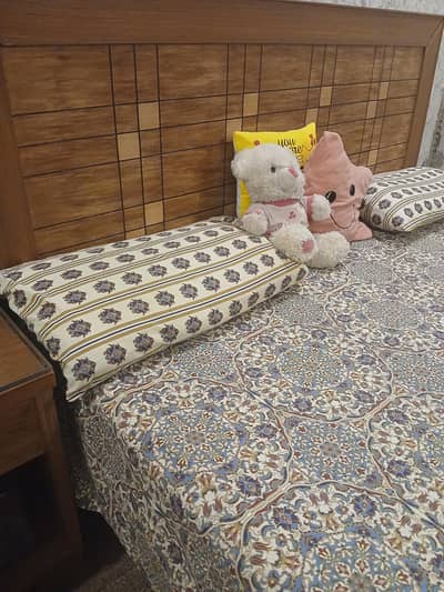 king size wooden double bed with queen size mattress