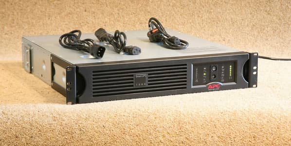 Apc smart ups SUA1000RMI2U