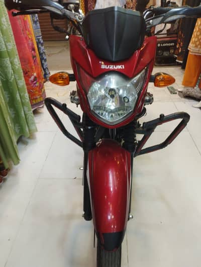 Suzuki GR 150 (2024 Islamabad ) almost new first owner bike