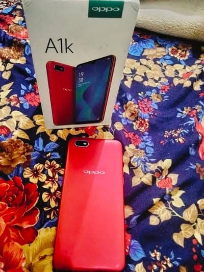 oppo a1k box sath he bs glass brack he pic me dekh lay