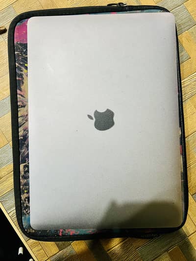Apple Macbook Air M1 (2020)